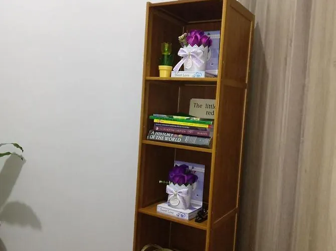 Lovely 2-br W/balcony In Sm-sucat, Paranaque Apartment *