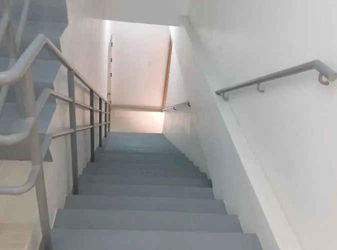 Lovely 2-br W/balcony In Sm-sucat, Paranaque 아파트 *