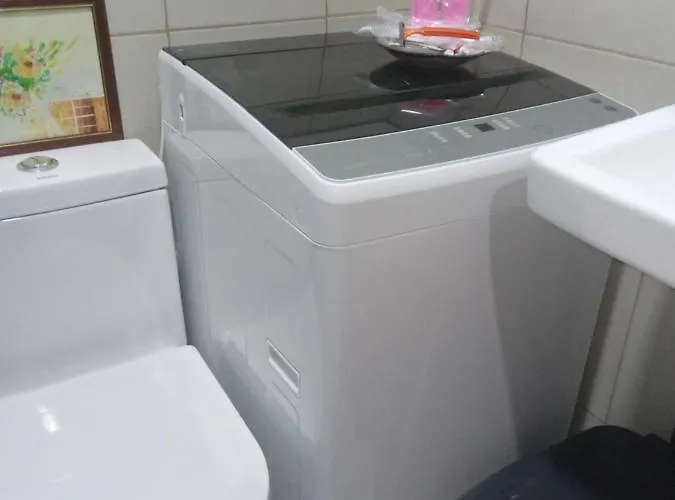 Apartment Lovely 2-br W/balcony In Sm-sucat, Paranaque *