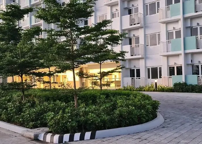 Lovely 2-br W/balcony In Sm-sucat, Paranaque * Manila