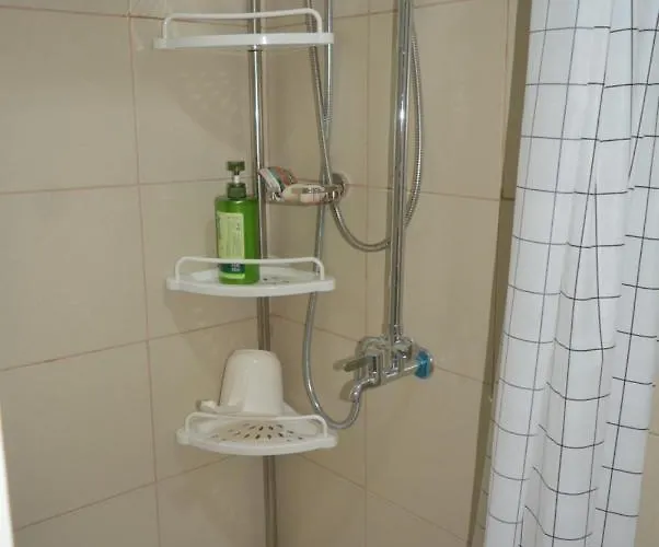 Lovely 2-br W/balcony In Sm-sucat, Paranaque Apartment *