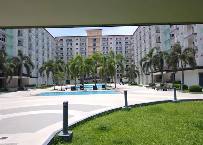 Lovely 2-br W/balcony In Sm-sucat, Paranaque