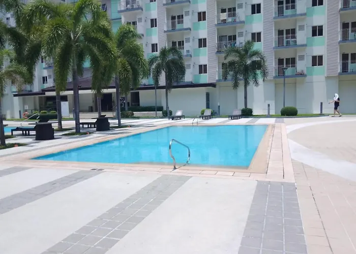 Apartment Lovely 2-br W/balcony In Sm-sucat, Paranaque Manila