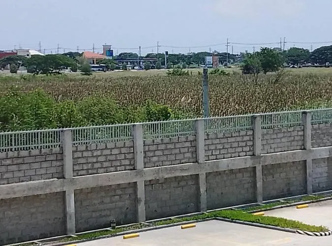 Lovely 2-br W/balcony In Sm-sucat, Paranaque Manila