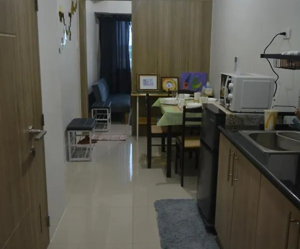 Lovely 2-br W/balcony In Sm-sucat, Paranaque Apartment